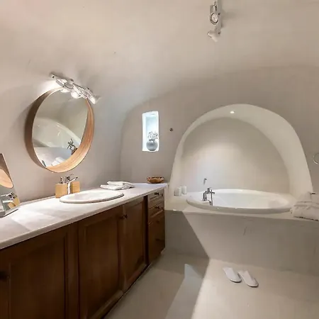 Stunning With Private Pool - What'app - 0034-658-266-820 - For Reservations! * Fira (Santorini)