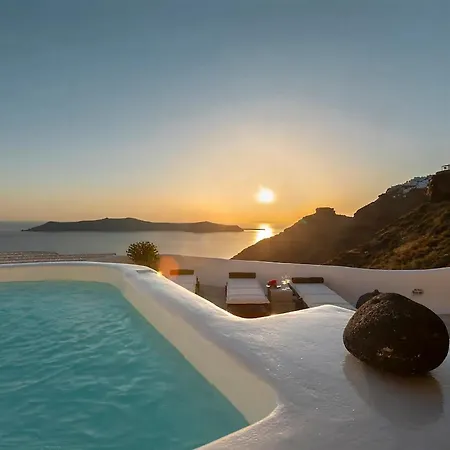 Villa Stunning With Private Pool - What'app - 0034-658-266-820 - For Reservations!